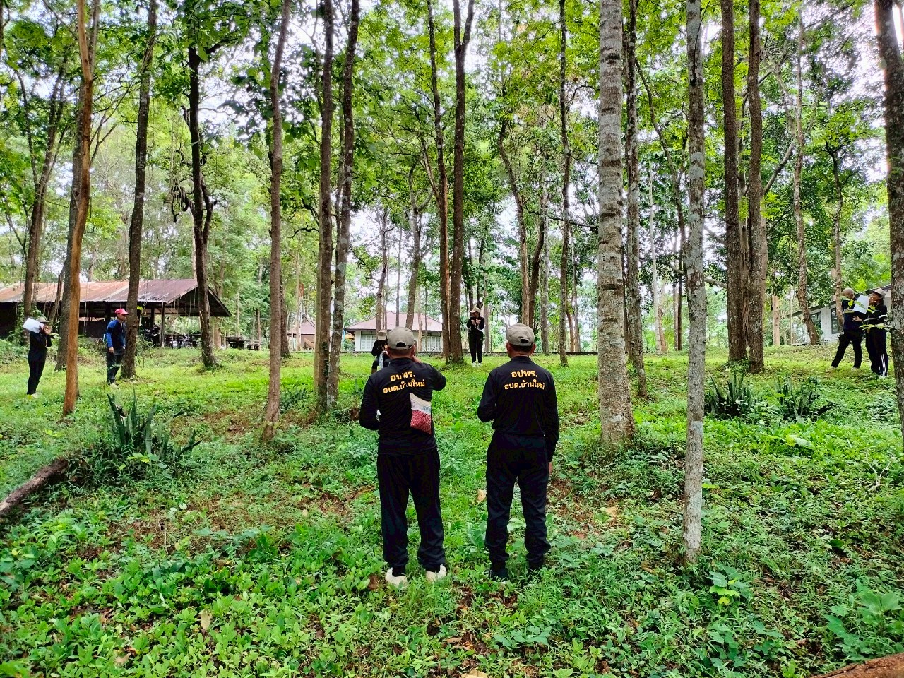 LINE_ALBUM_ทบทวน อปพร. 68_250813_390_397.jpg